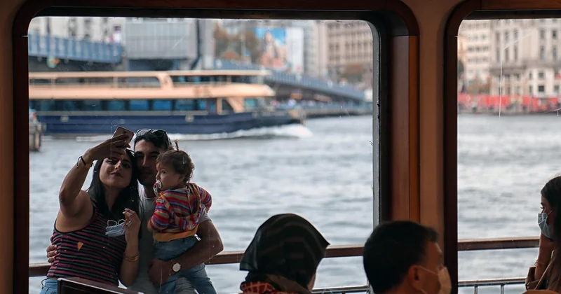 Dîner croisière à Paris en famille : bonne idée ou piège à touristes ?